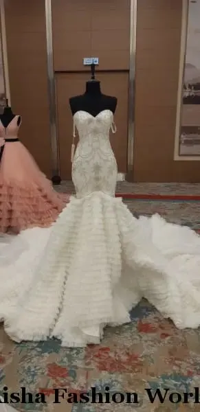 Beautiful AFW coral Wedding Dress