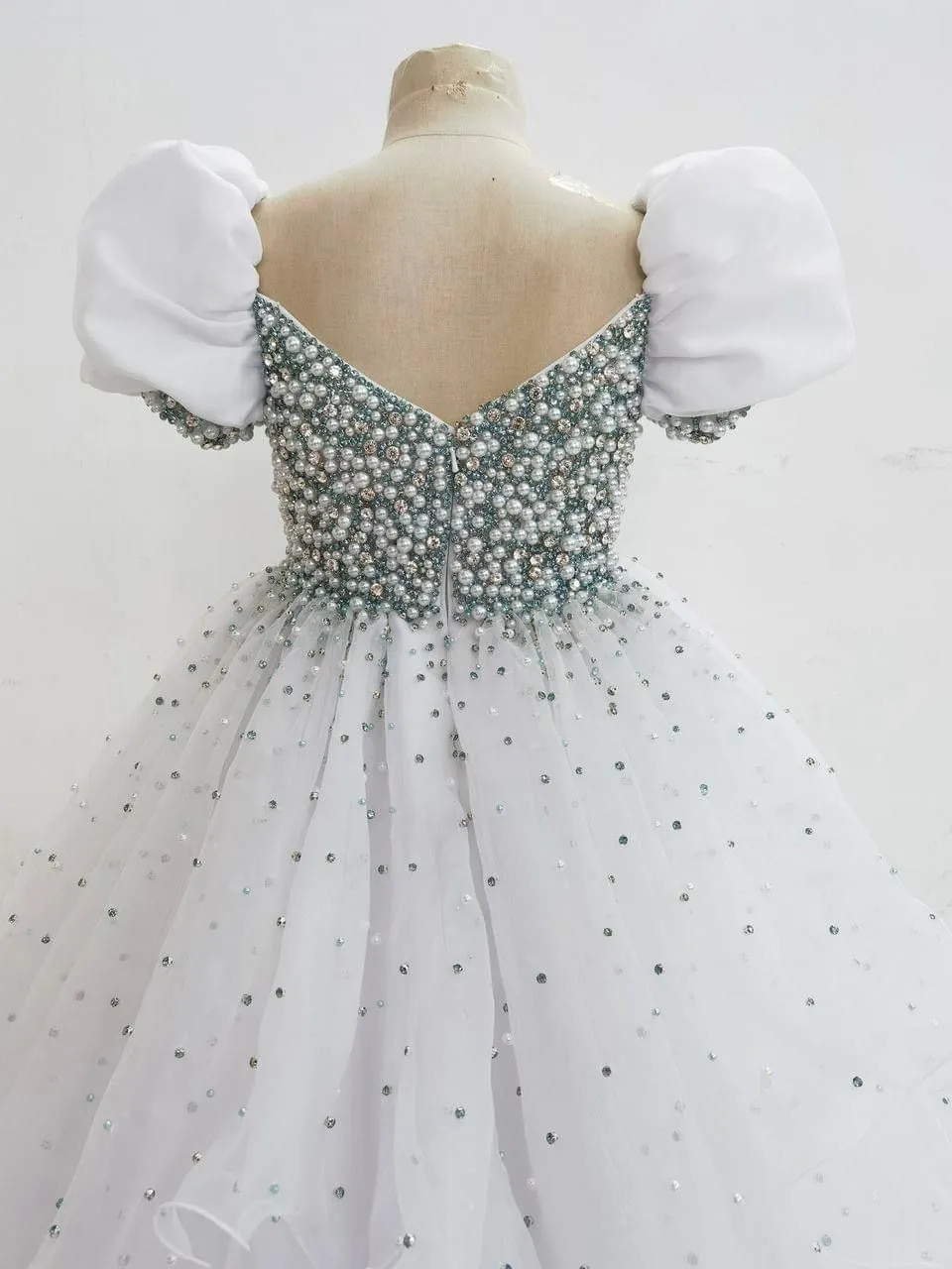 Customize Elegant V Neck Pearls Bodice White Tween Ball Gown