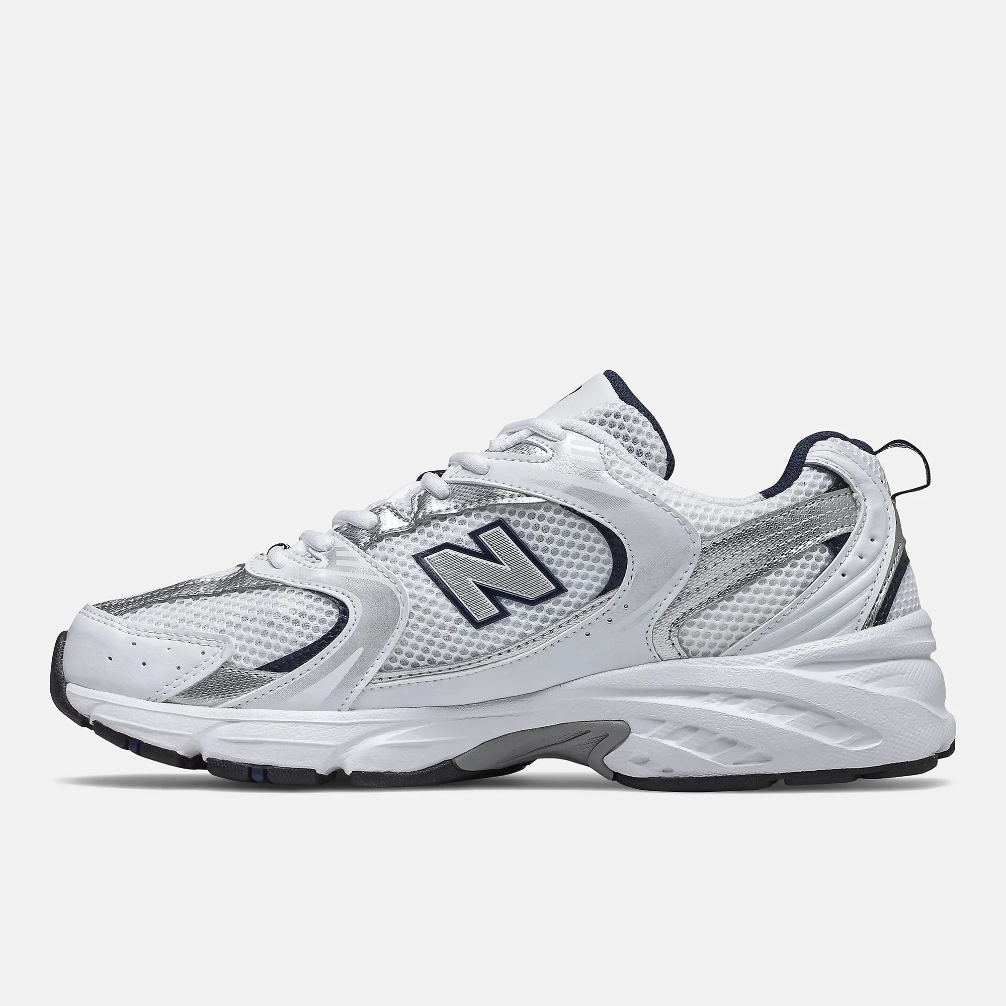 New Balance Unisex 530 Fashion Trainers - White / Black