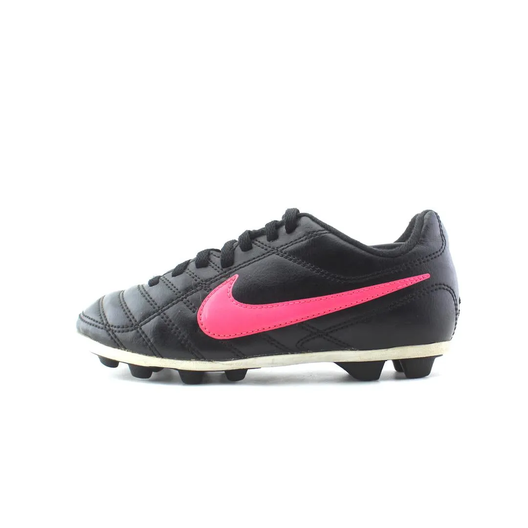 NIKE CHASER SOCCER CLEAT