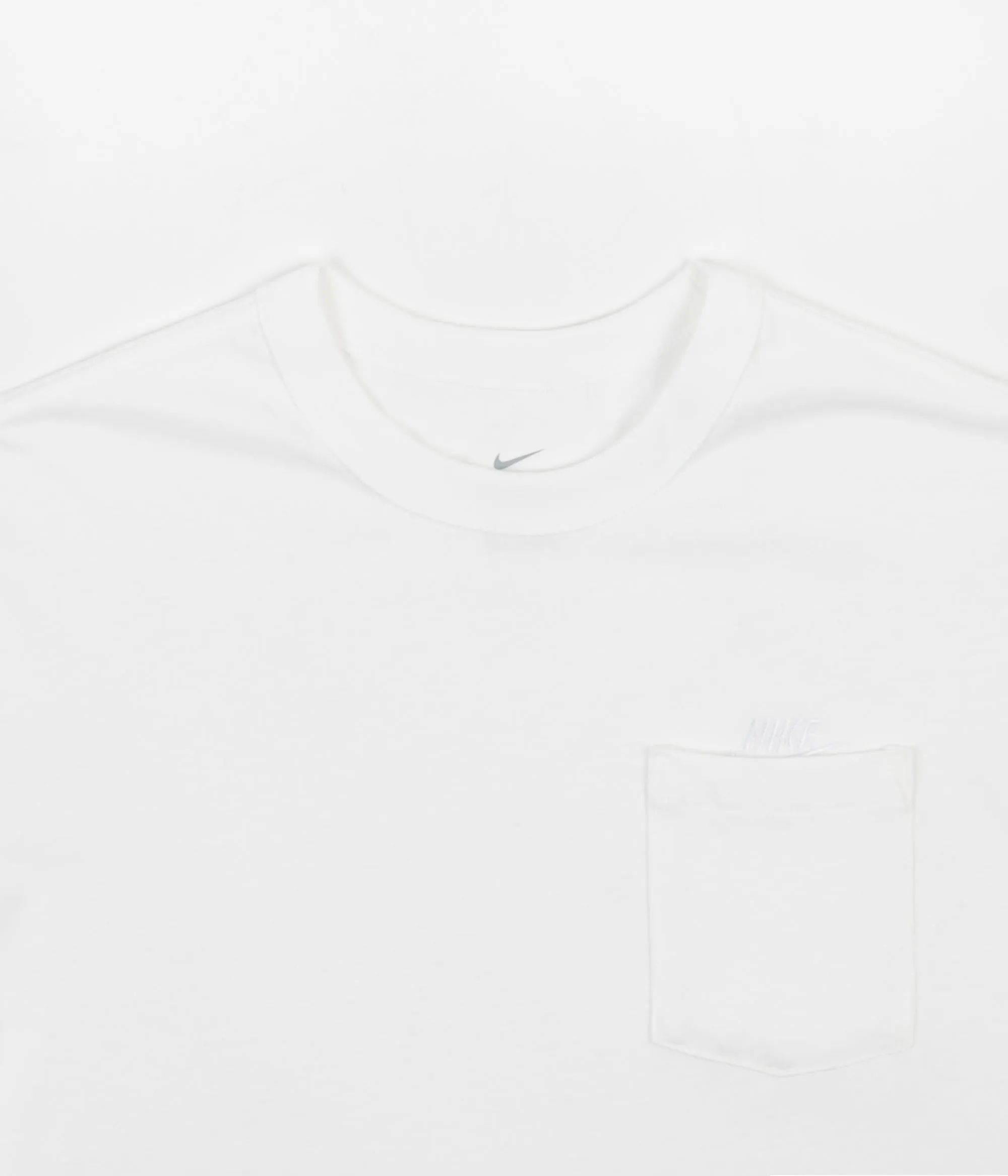 Nike Premium Essential Pocket T-Shirt - White / White