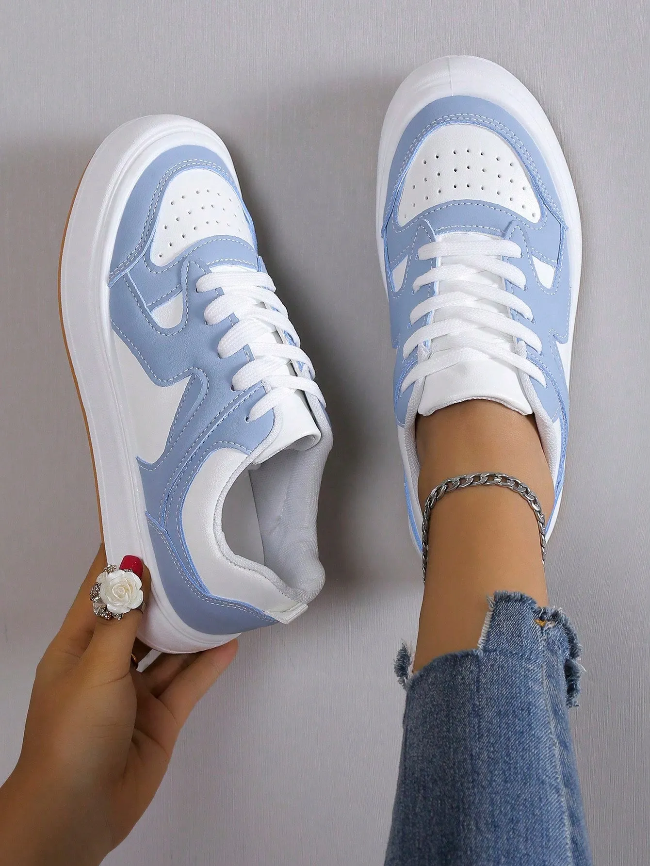 Women Minimalist Lace-up Front Skate Shoes, Sporty Outdoor Sneakers