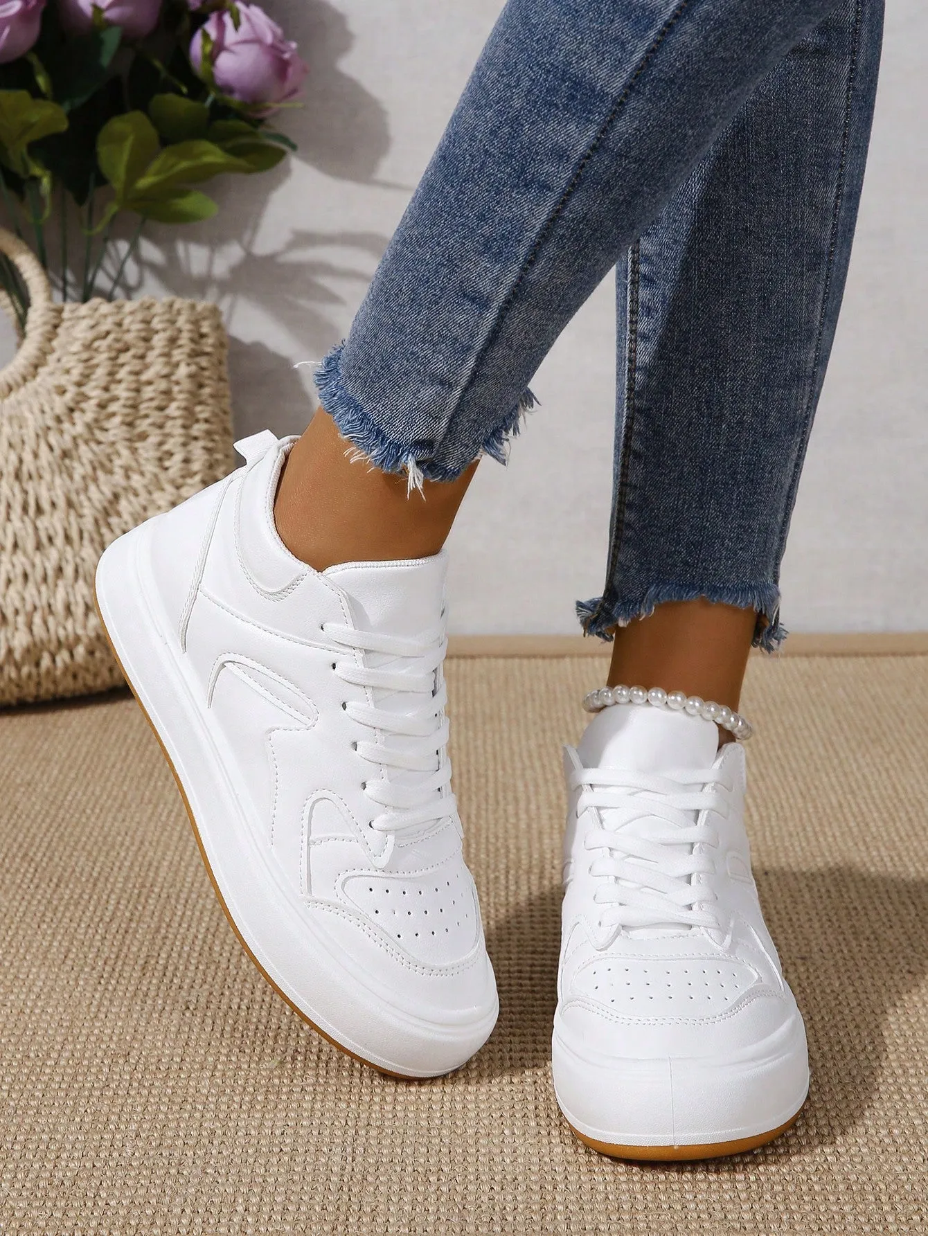 Women Minimalist Lace-up Front Skate Shoes, Sporty Outdoor Sneakers