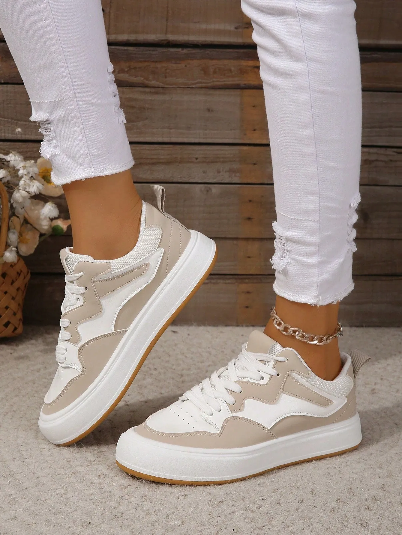 Women Minimalist Lace-up Front Skate Shoes, Sporty Outdoor Sneakers