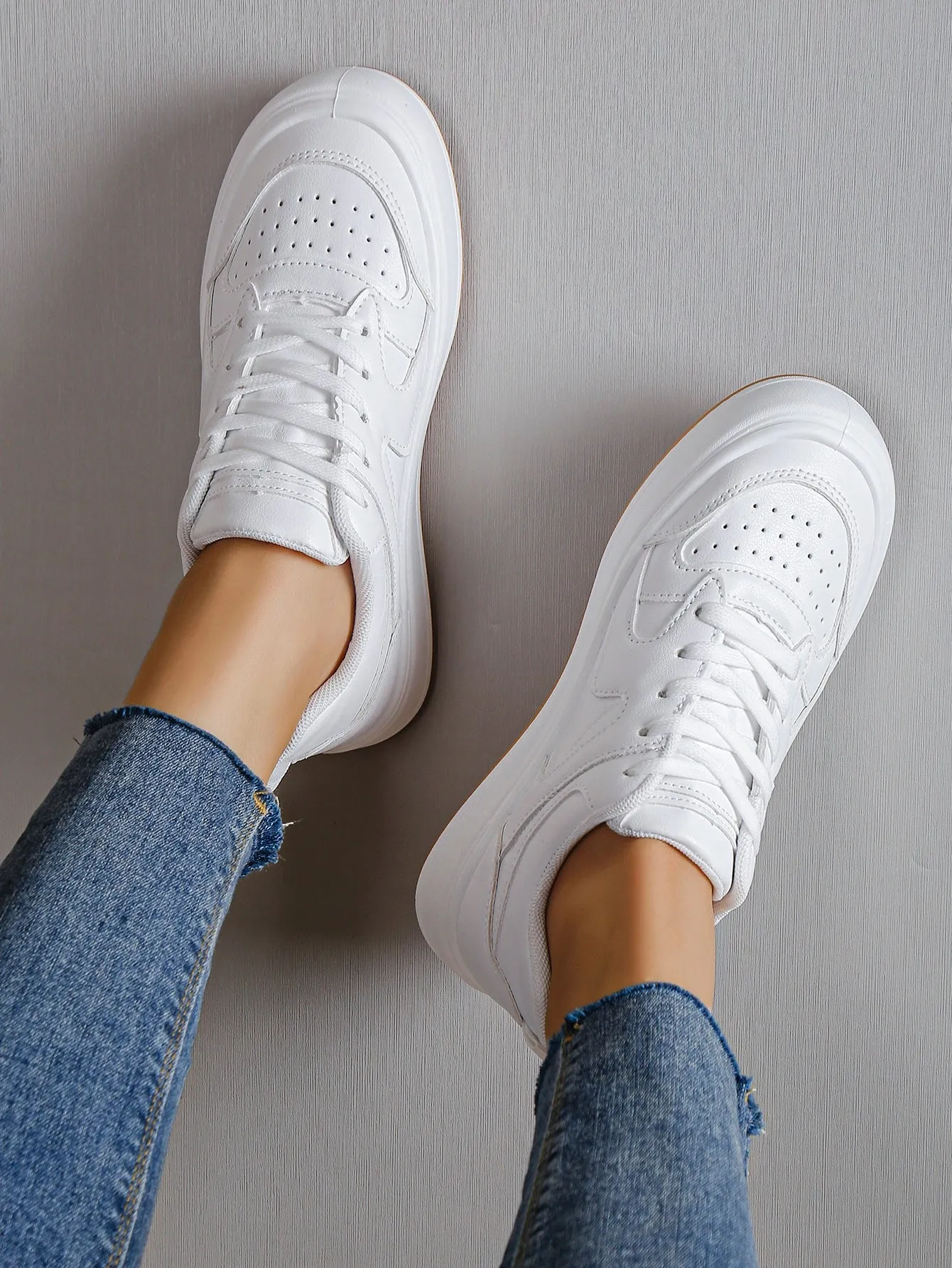 Women Minimalist Lace-up Front Skate Shoes, Sporty Outdoor Sneakers