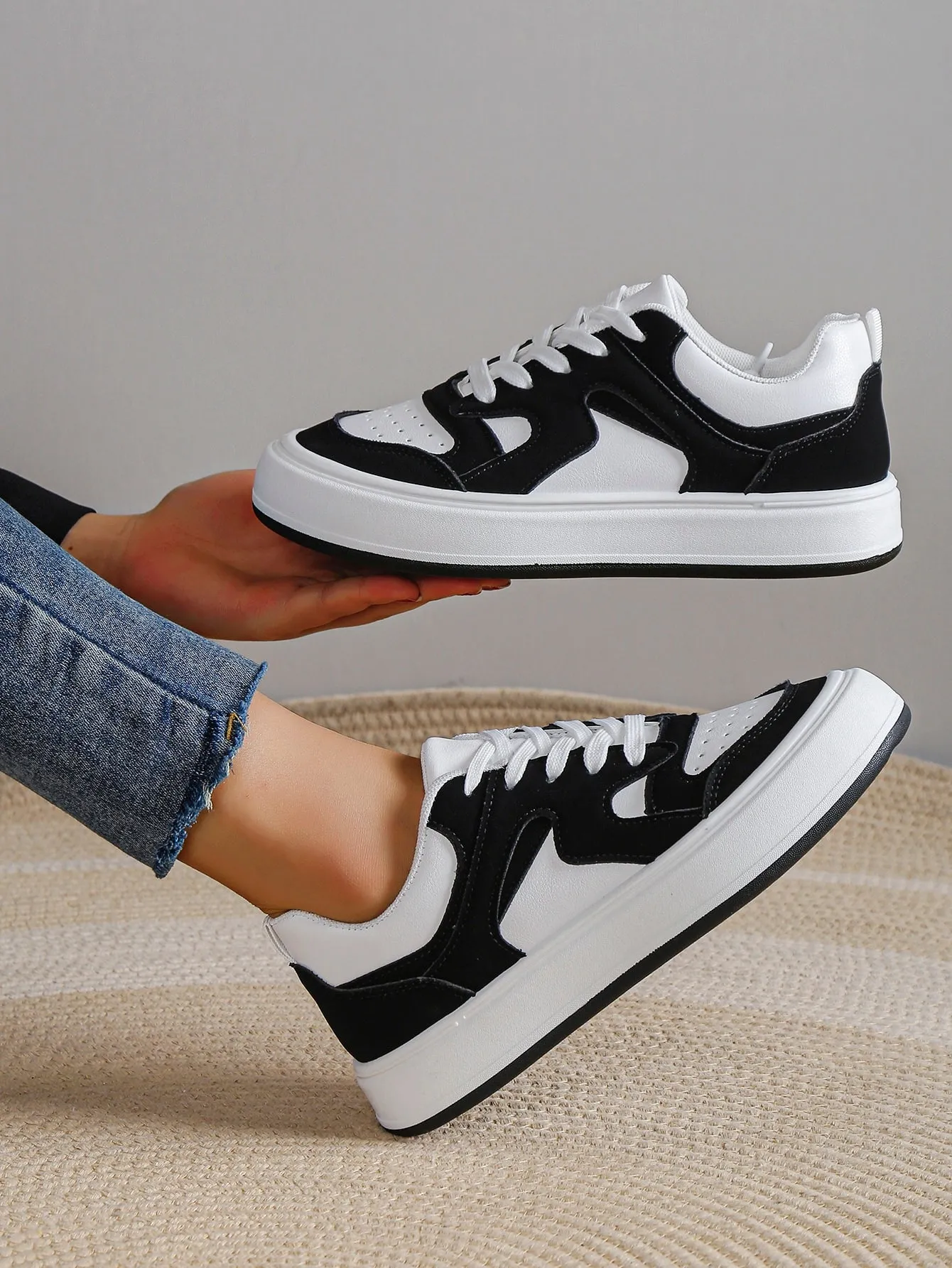 Women Minimalist Lace-up Front Skate Shoes, Sporty Outdoor Sneakers