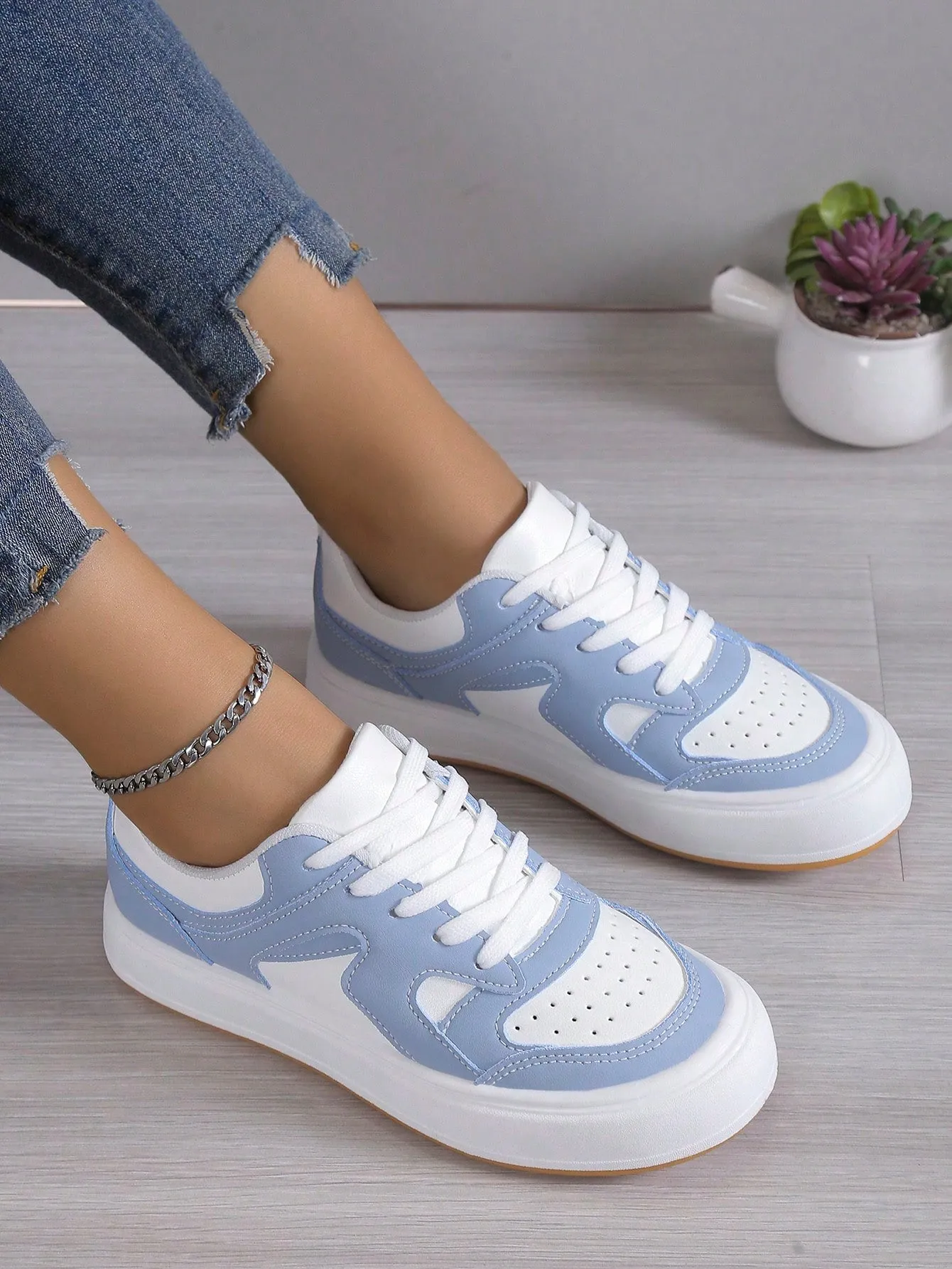 Women Minimalist Lace-up Front Skate Shoes, Sporty Outdoor Sneakers