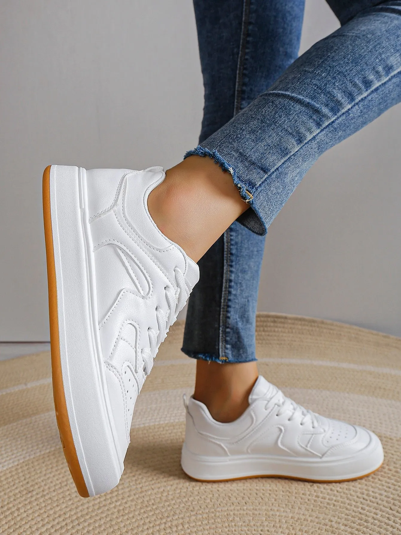 Women Minimalist Lace-up Front Skate Shoes, Sporty Outdoor Sneakers