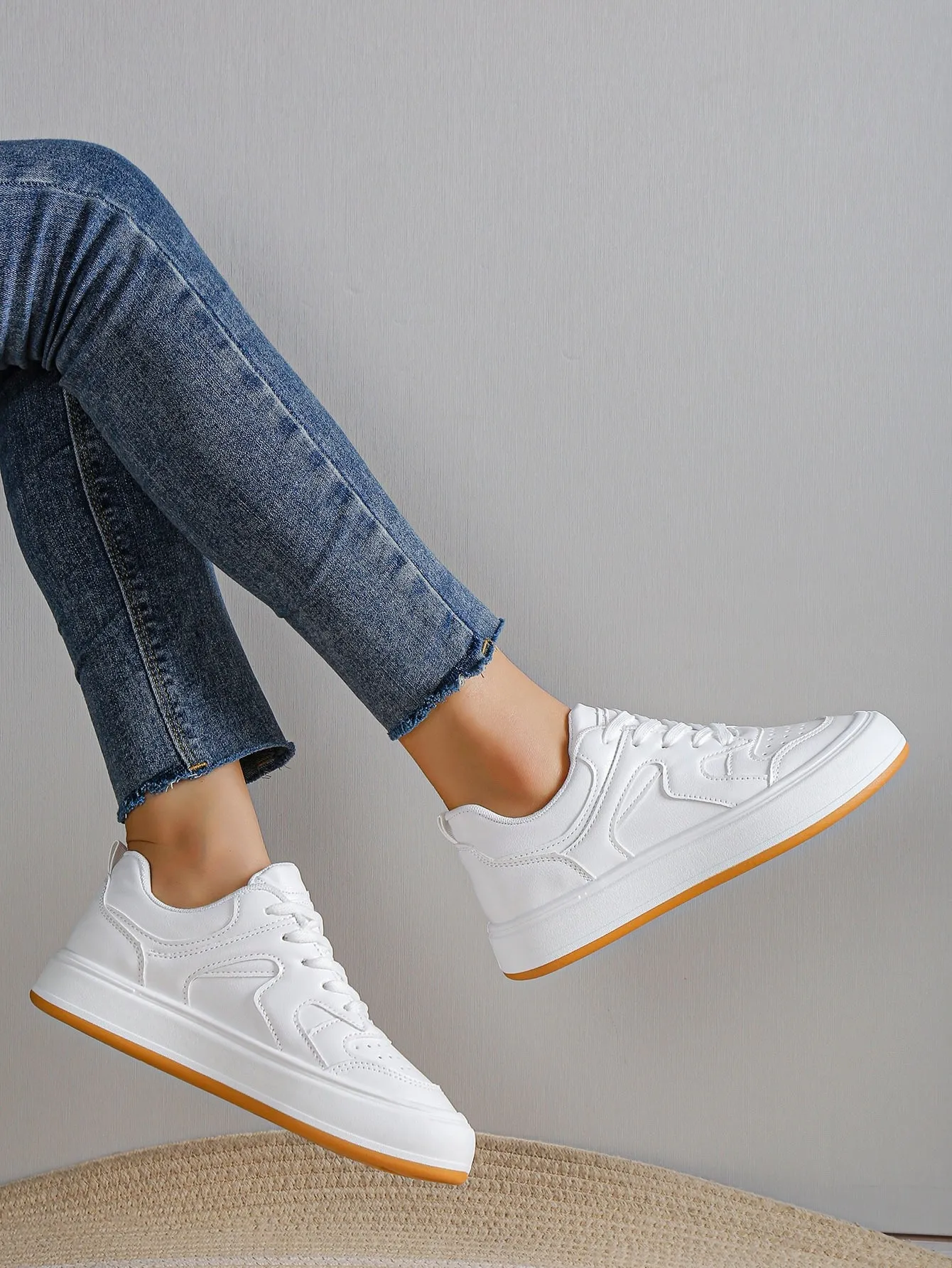 Women Minimalist Lace-up Front Skate Shoes, Sporty Outdoor Sneakers