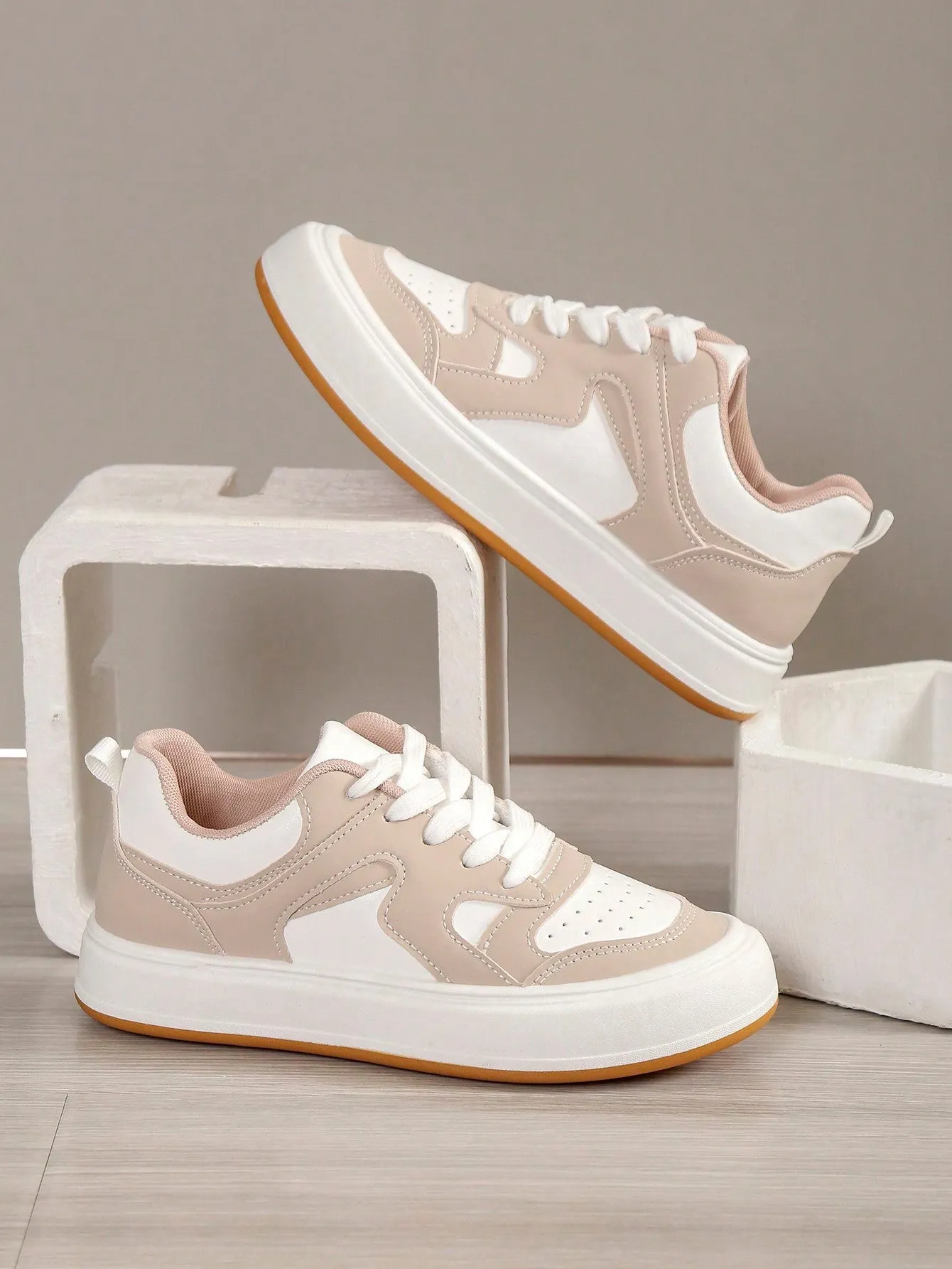 Women Minimalist Lace-up Front Skate Shoes, Sporty Outdoor Sneakers