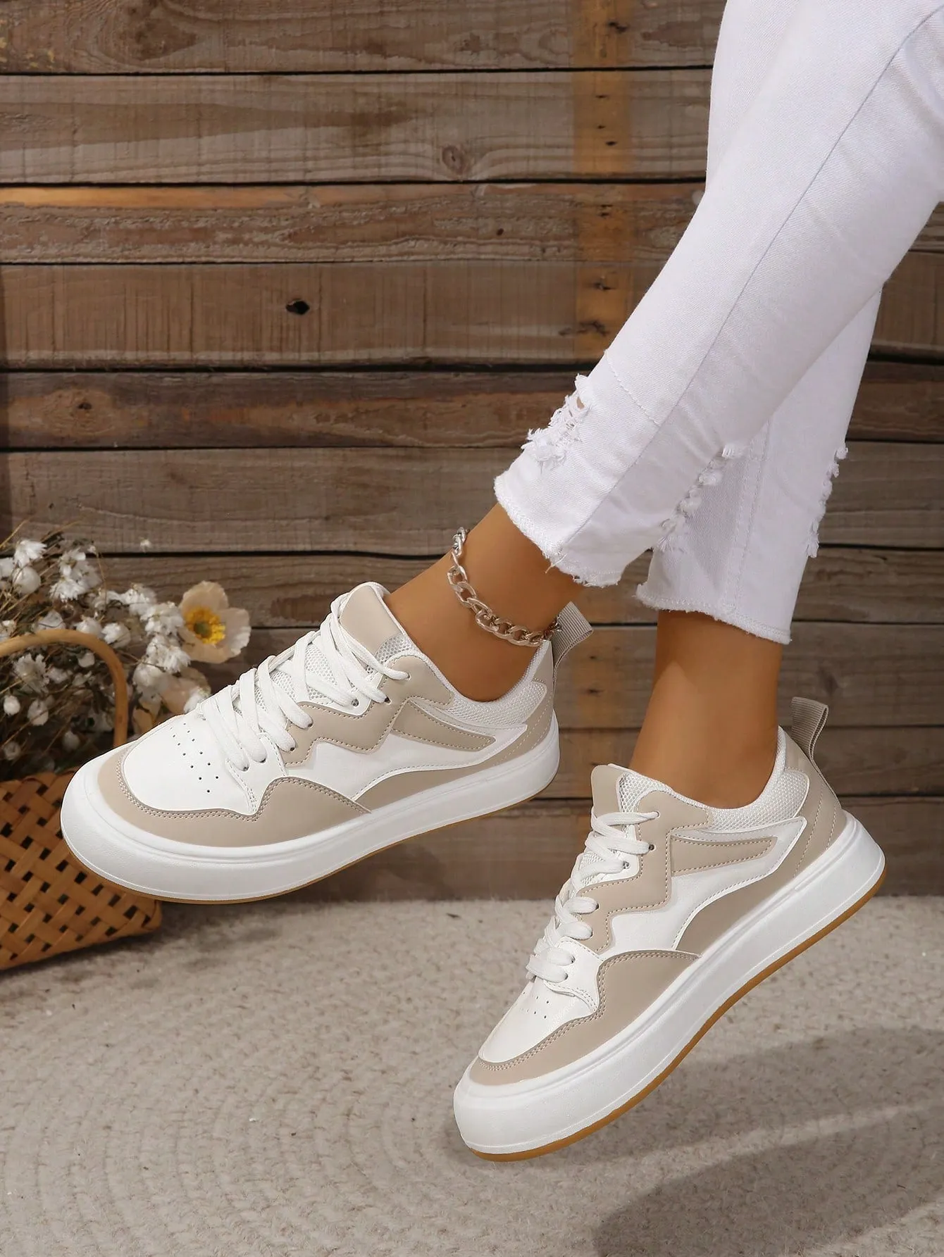 Women Minimalist Lace-up Front Skate Shoes, Sporty Outdoor Sneakers