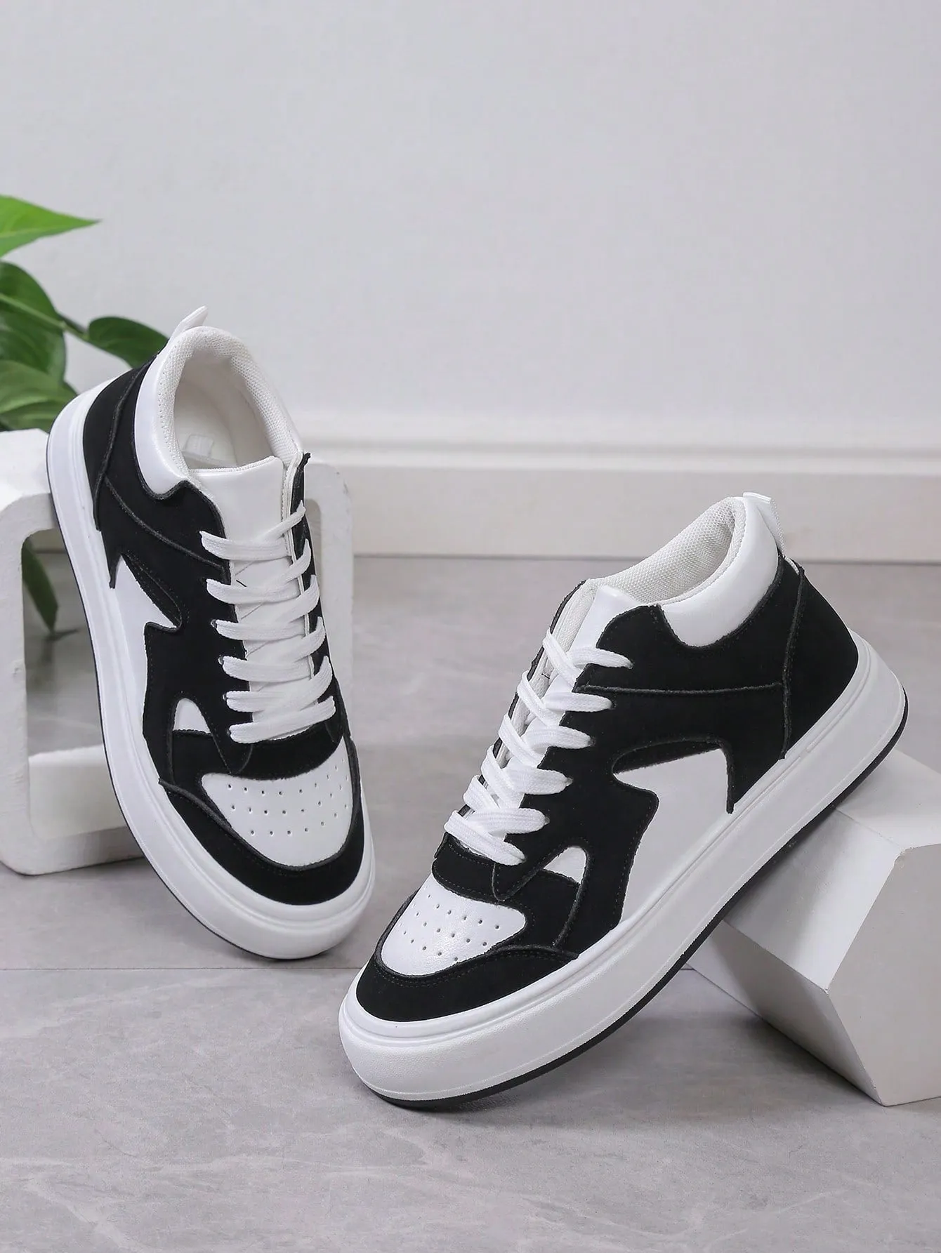 Women Minimalist Lace-up Front Skate Shoes, Sporty Outdoor Sneakers