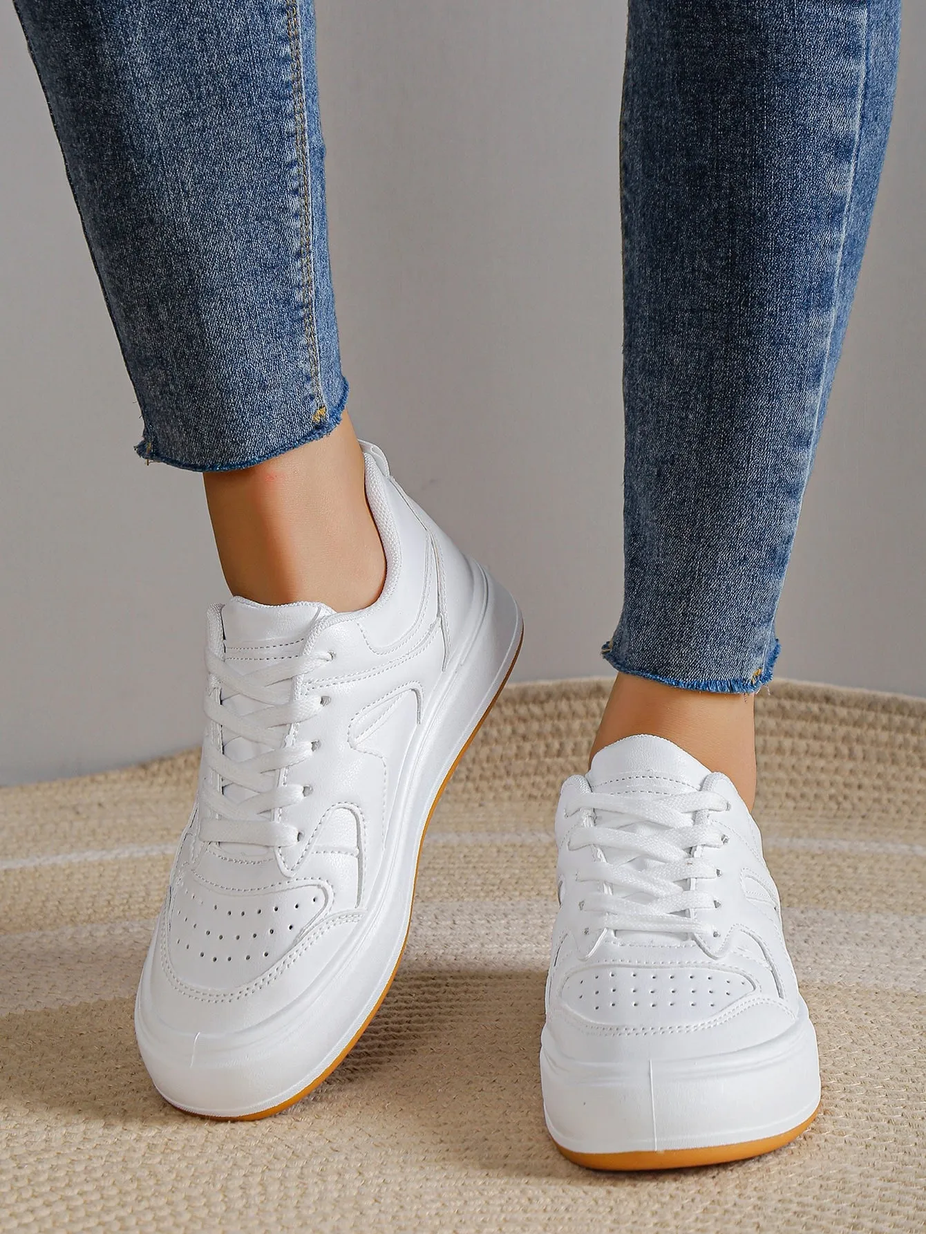 Women Minimalist Lace-up Front Skate Shoes, Sporty Outdoor Sneakers