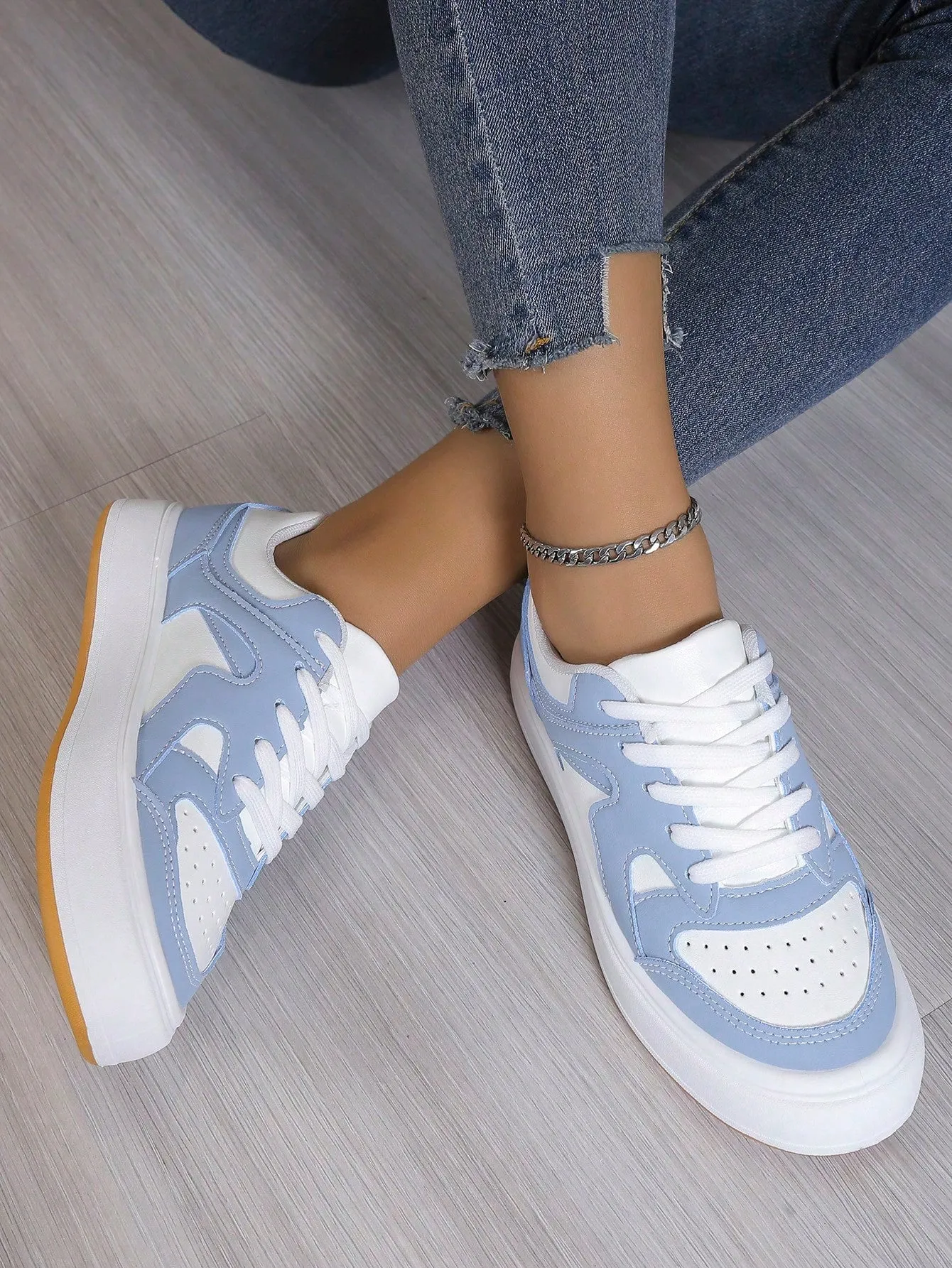 Women Minimalist Lace-up Front Skate Shoes, Sporty Outdoor Sneakers